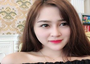 Em sinh viên xinh đẹp thích cưỡi ngựa