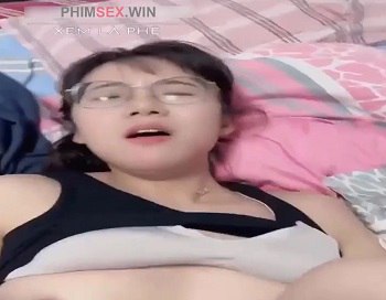 Lộ video sex Gái xinh cận chịch bạn trai trên giường cực sướng